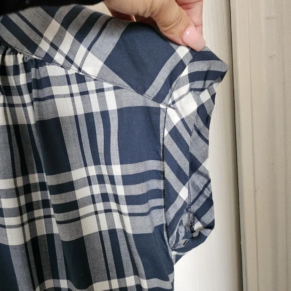 KÜHL Women's Plaid Button Down Shirt Small Blue White Lightweight Top. - Picture 11 of 12